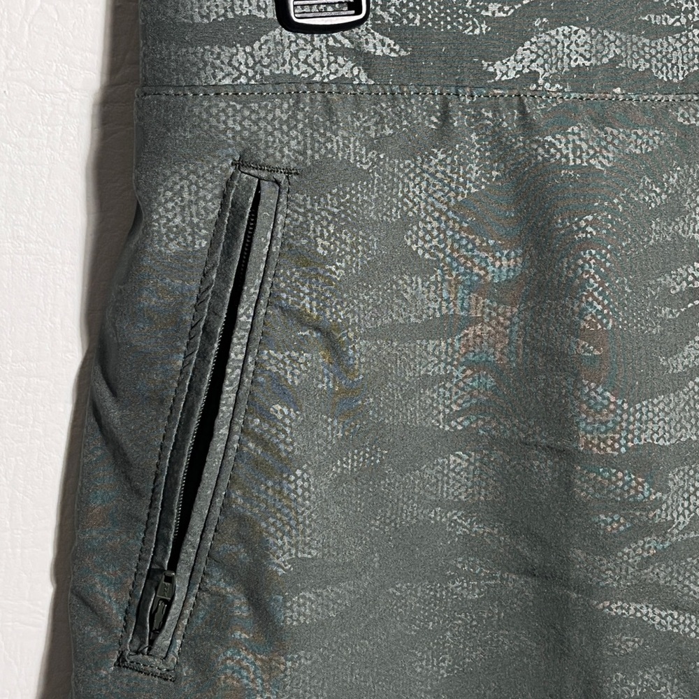 Orvis Green Ladies' Embossed Pull On Skort Medium - Picture 4 of 10